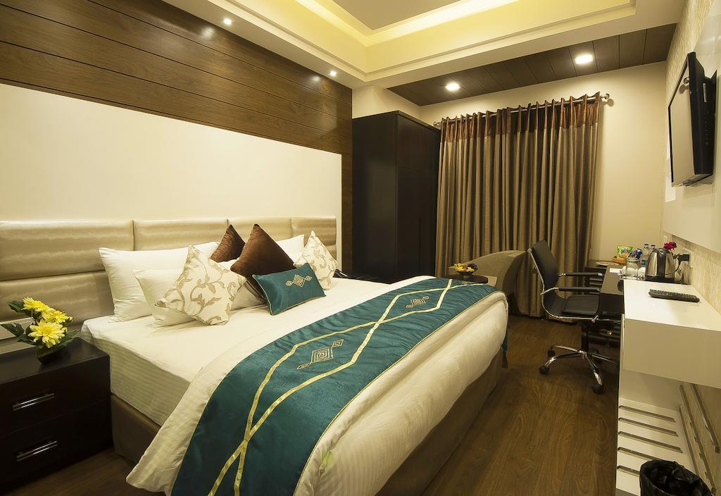 Hotel Taj Princess - Boutique Hotel Делі Екстер'єр фото