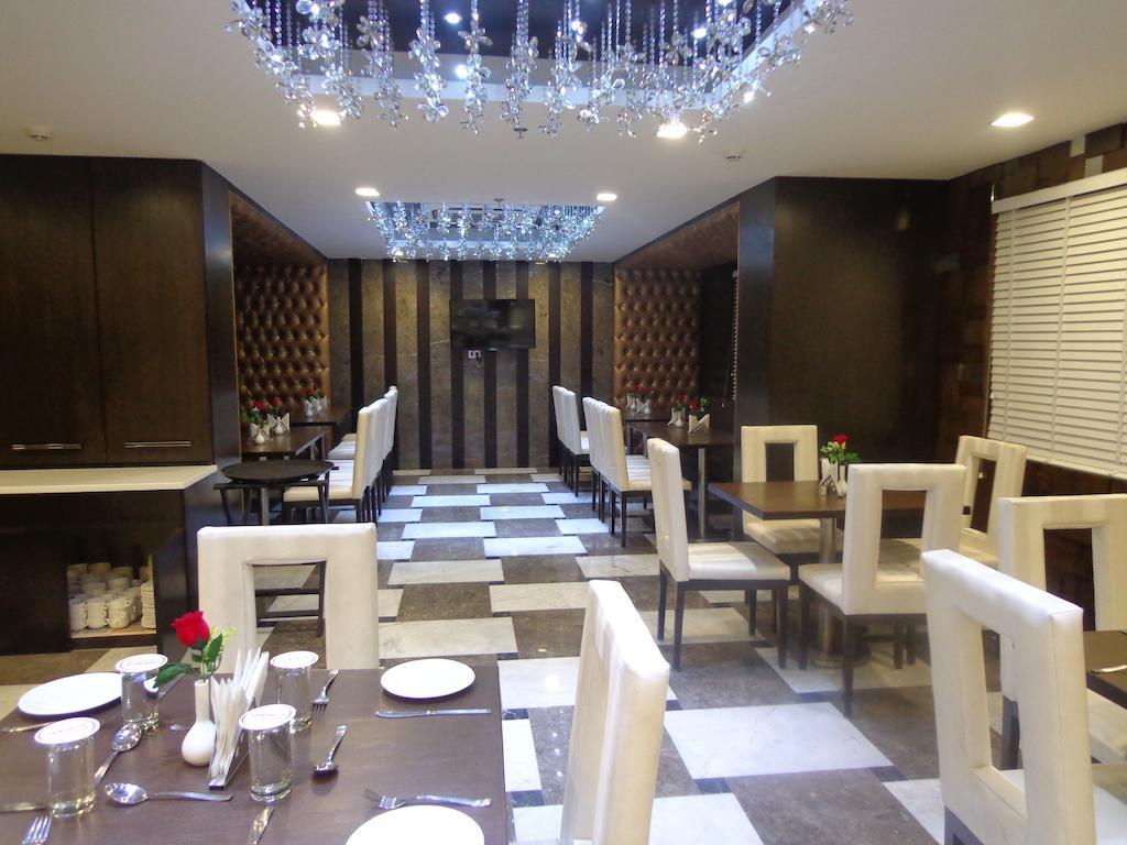 Hotel Taj Princess - Boutique Hotel Делі Екстер'єр фото