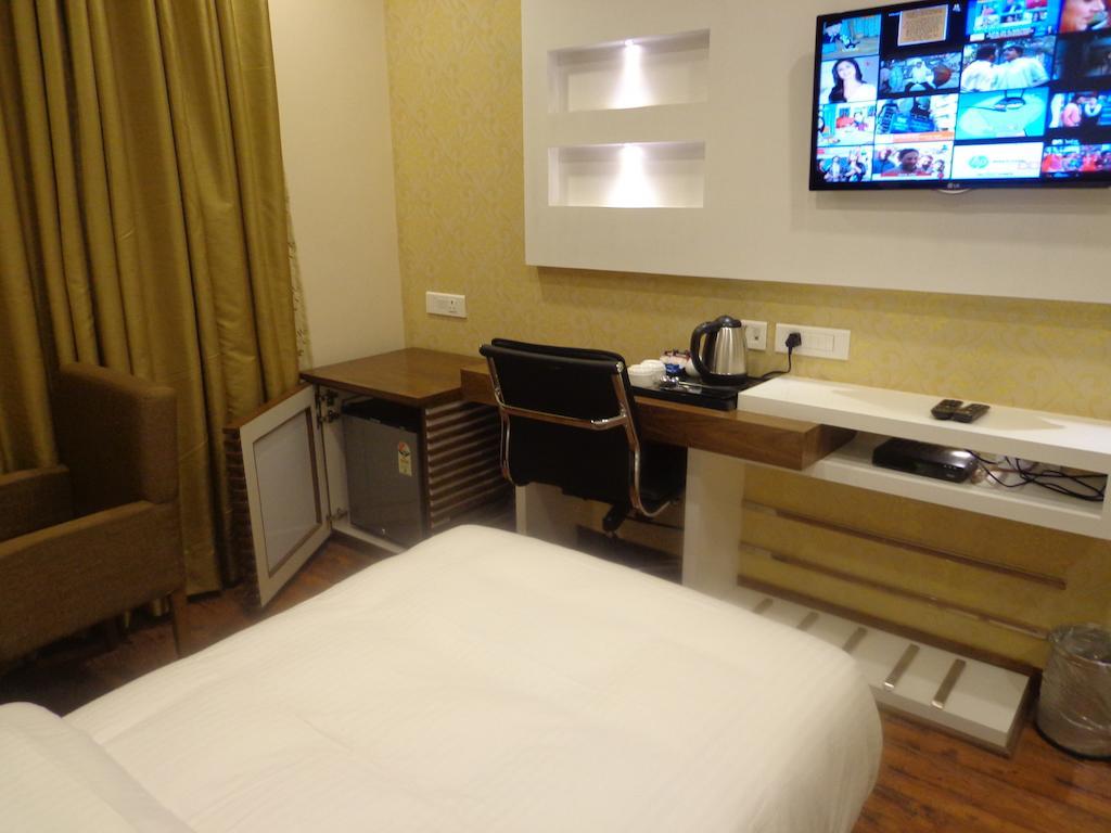 Hotel Taj Princess - Boutique Hotel Делі Екстер'єр фото
