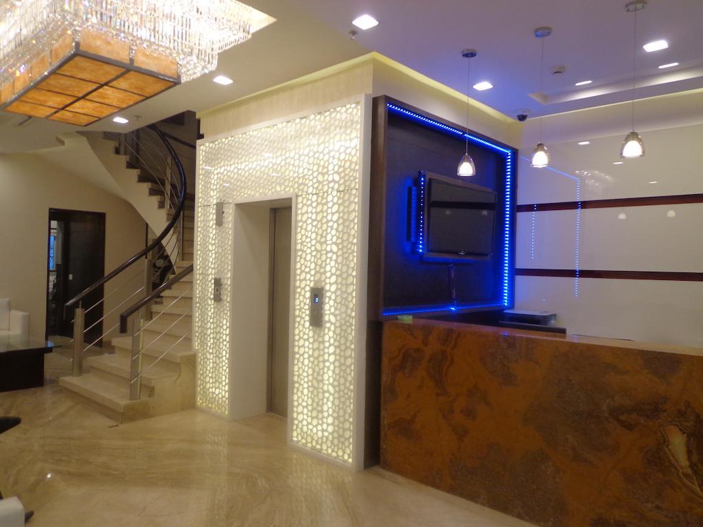 Hotel Taj Princess - Boutique Hotel Делі Екстер'єр фото