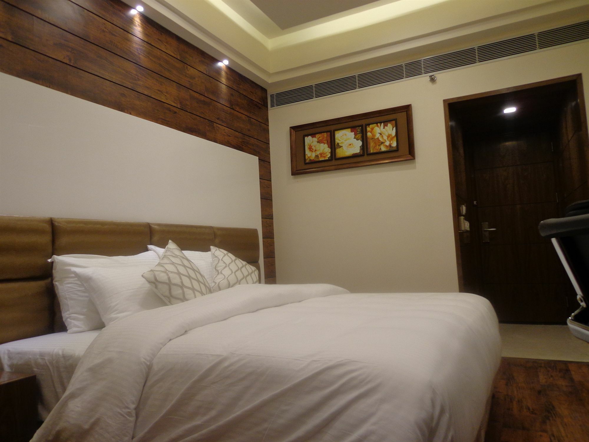 Hotel Taj Princess - Boutique Hotel Делі Екстер'єр фото